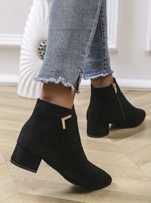Botas Clásicas Negras Con Detalle De Metal Y Cremallera Lateral - Negro - Ver 2
