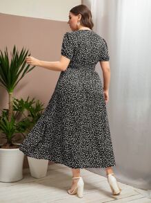 Modelyn 大碼小碎花腰部打褶泡泡袖洋裝不附腰帶