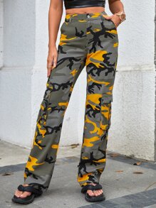 SHEIN Tall Camo Print Flap Pocket Side Cargo Jeans - Multicolor - View 1