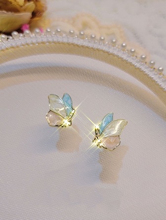 أقراط مسماري بالوان متجانسة