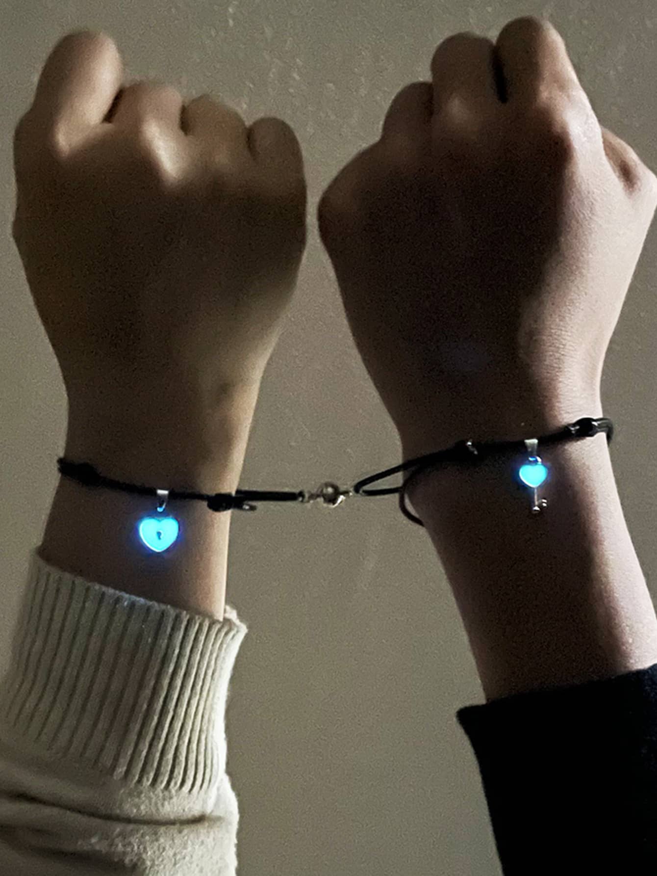 ATLVXJL 2 件情侣款夜光简约心形吊饰皮绳手链，时尚情侣吊饰手链，情人节礼物 - 彩色 - 查看 1