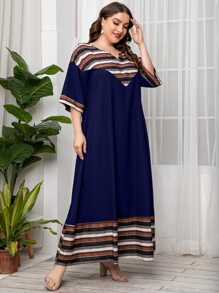 Seusyu 大碼條紋和幾何圖案缺口領落肩袖連衣裙