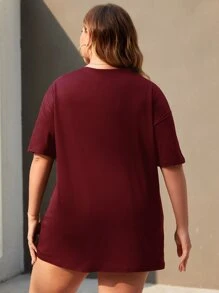 SHEIN LUNE Camiseta larga con estampado de labio de hombros caídos - Burdeos - Ver 2