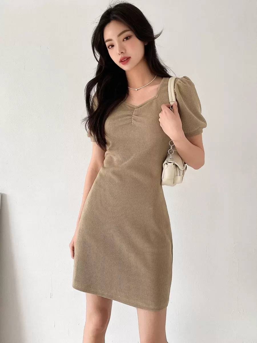 DAZY Vestido De Punto De Canalé Sólido Con Mangas Abullonadas - Caqui - Ver 1