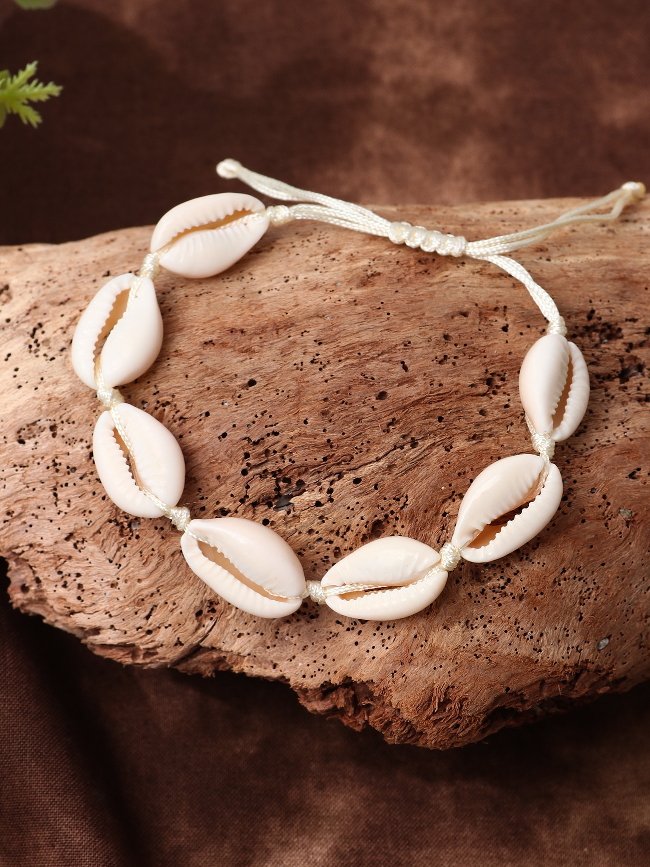 Shell decor bracelet