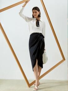 MOTF PREMIUM 100% SILK WRAP SKIRT - Black - View 2