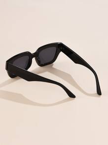 1 Pair Women's Thick Plastic Square Frame Decorative Classic Minimalist Casual Vacation Travel Fashion Glasses, Suitable For Daily Wear, As Well As Summer Beach Vacation, Outdoor Activities, Travel And Other Occasions. The Oversized Square Frame Style Is Suitable For Outings, Back To School Season And Other Occasions. - Black - View 4