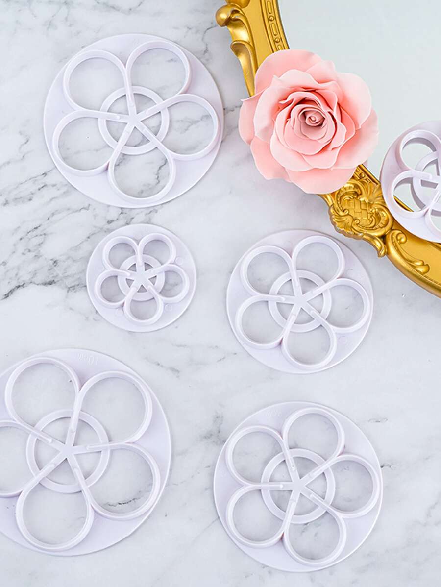 6pcs Plum Blossom Shaped Baking Cookies And Cake Decorations - White - View 1