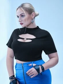 Plus O-ring Cut Out Crop Tee - Black - View 3