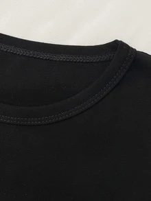 Letter & Heart Pattern Crop Tee - Black - View 3