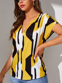 SHEIN Tall Blusa con estampado geométrico escote V - Multicolor - Ver 3