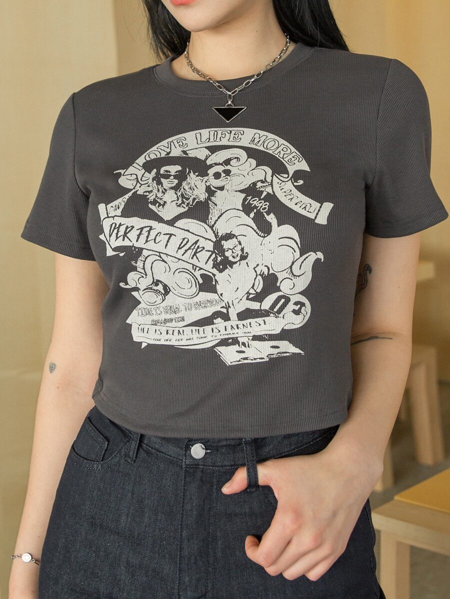 DAZY Figure & Letter Graphic Crop Tee - Dark Grey - View 1