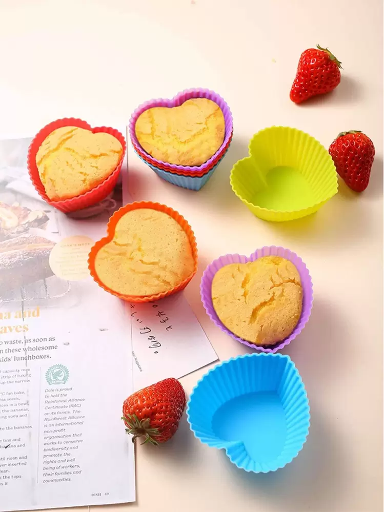 6pcs Heart Shaped Random Muffin Pan