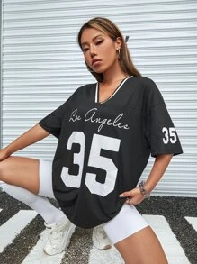 SHEIN HypeZone Camiseta gráfica con escote en V, manga caída y ribete a rayas - Negro - Ver 6