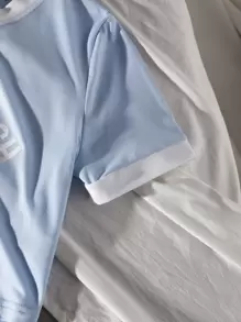 SHEIN Unity 字母图案对比边饰 T 恤 图案 T 恤 女式上衣 - 淺藍色 - 查看 3