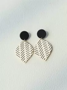 Leaf Drop Earrings - Multicolor - View 3