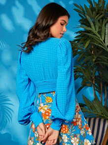 SHEIN VCAY Blusa con patrón de cuadros de cuello V profundo de manga obispo con botón - Azul - Ver 2