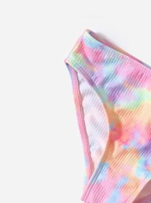 年轻女孩 3 件装扎染荷叶边比基尼套装和沙滩裙夏季海滩