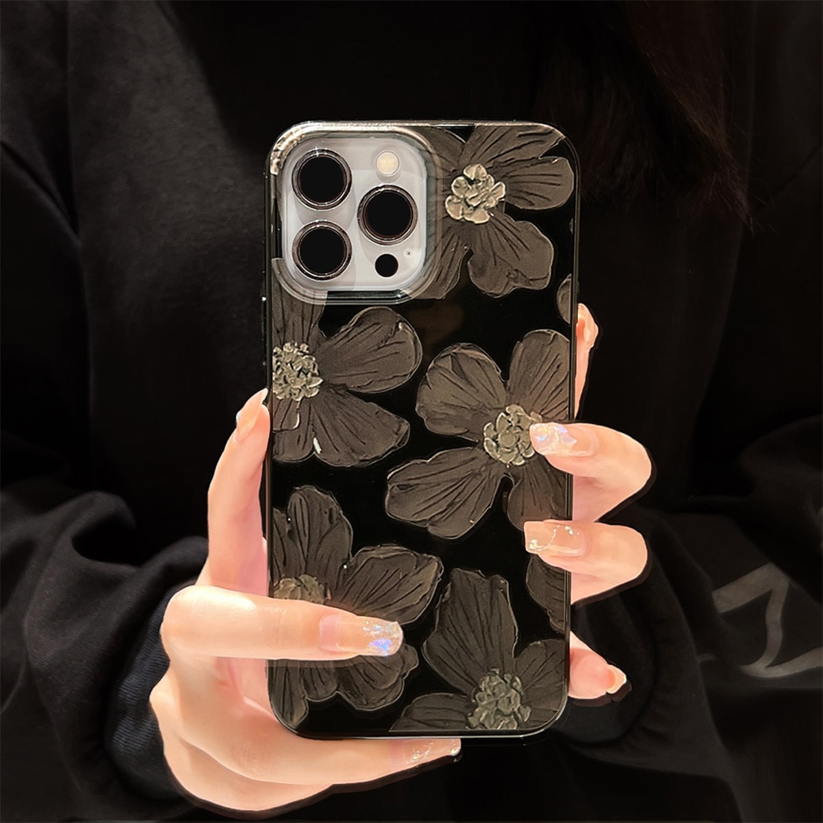 Summer Daisy 1pc Gucadi Black Glamorous Floral Design Case Compatible With Iphone Compatible With IPhone 11,IPhone 13,IPhone 14 Pro Max Waterproof Shockproof Anti-Fall Scratch Resistant