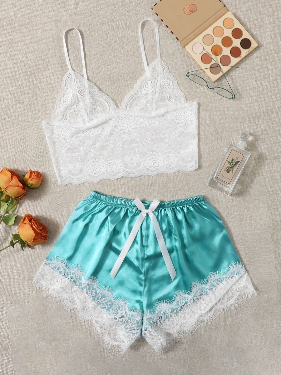 提花蕾絲貝殼邊貼身吊帶背心和緞面短褲睡衣套裝