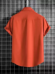 Manfinity Homme 男士口袋貼布襯衫寬鬆短袖扣領純色復古襯衫