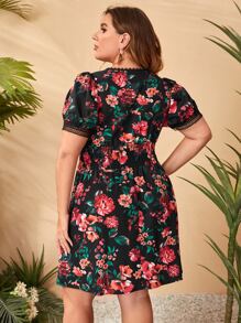 SHEIN Unity 大碼印花打褶蕾絲邊洋裝 - 彩色 - 查看 2