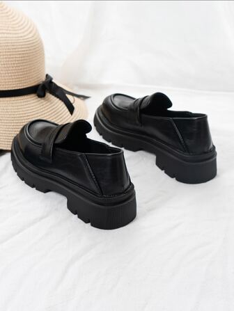 2024 New Arrival Platform Shoes Women, British Style Black Mary Jane Slip-On Loafers