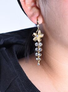 水鑽和花朵裝飾耳墜