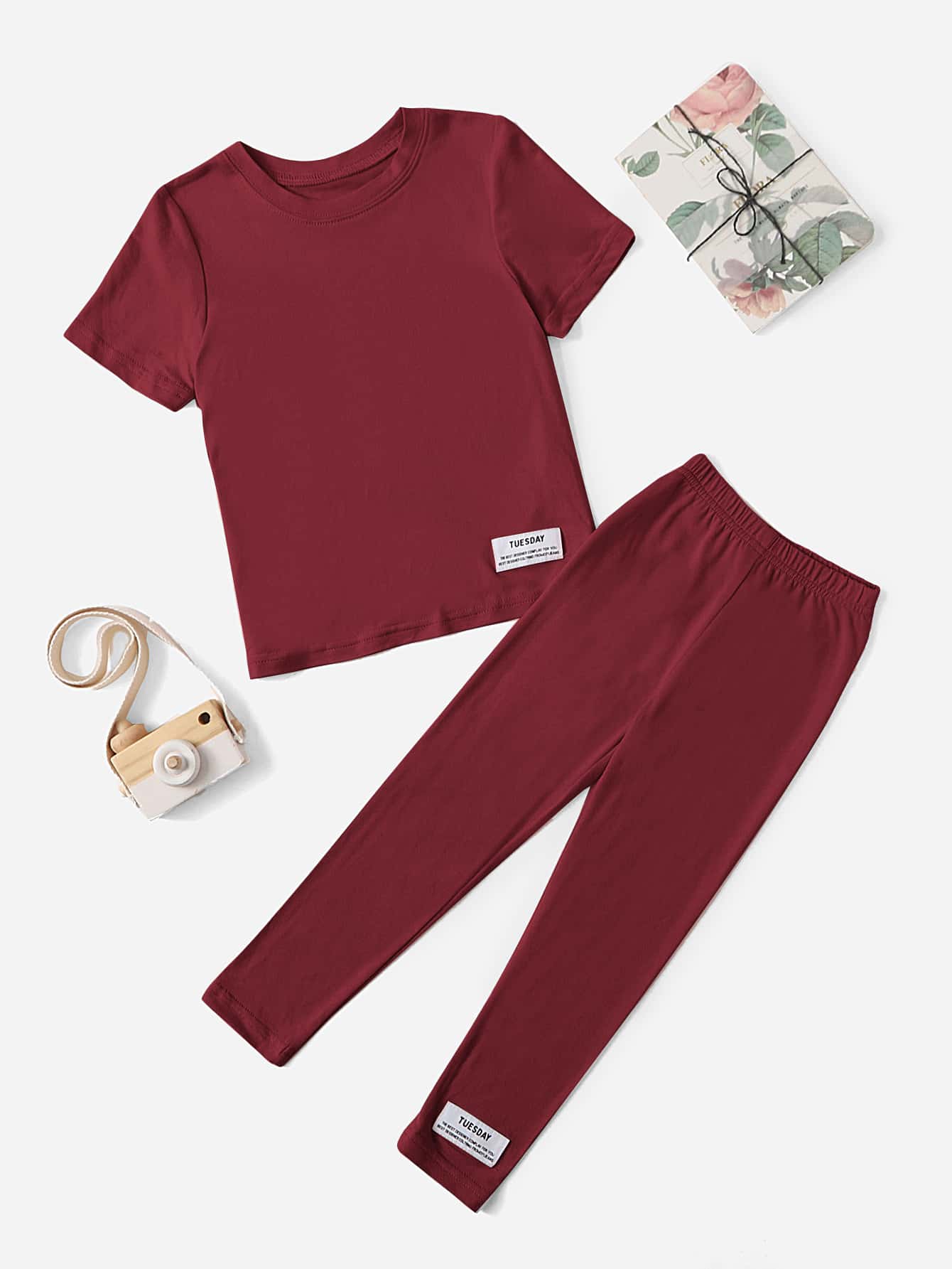 SHEIN 小女童標語貼布細節T恤和緊身褲 - 酒紅色 - 查看 1