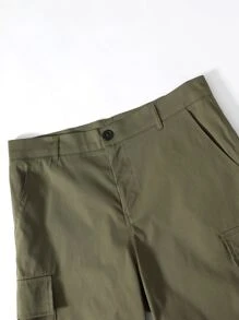 Manfinity Hypemode Hombres Shorts con bolsillo lateral con solapa - Verde militar - Ver 5