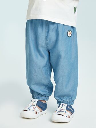 小女童補丁細節束腳牛仔褲