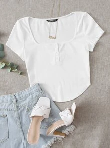 SHEIN EZwear Top Corto De Color Blanco Con Diseño Acanalado, Con Botones Y Curvaturas - Blanco - Ver 1
