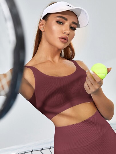 صدرية رياضية مبطنة للدعم الخفيف بلون صلب، ملابس تنس نسائية