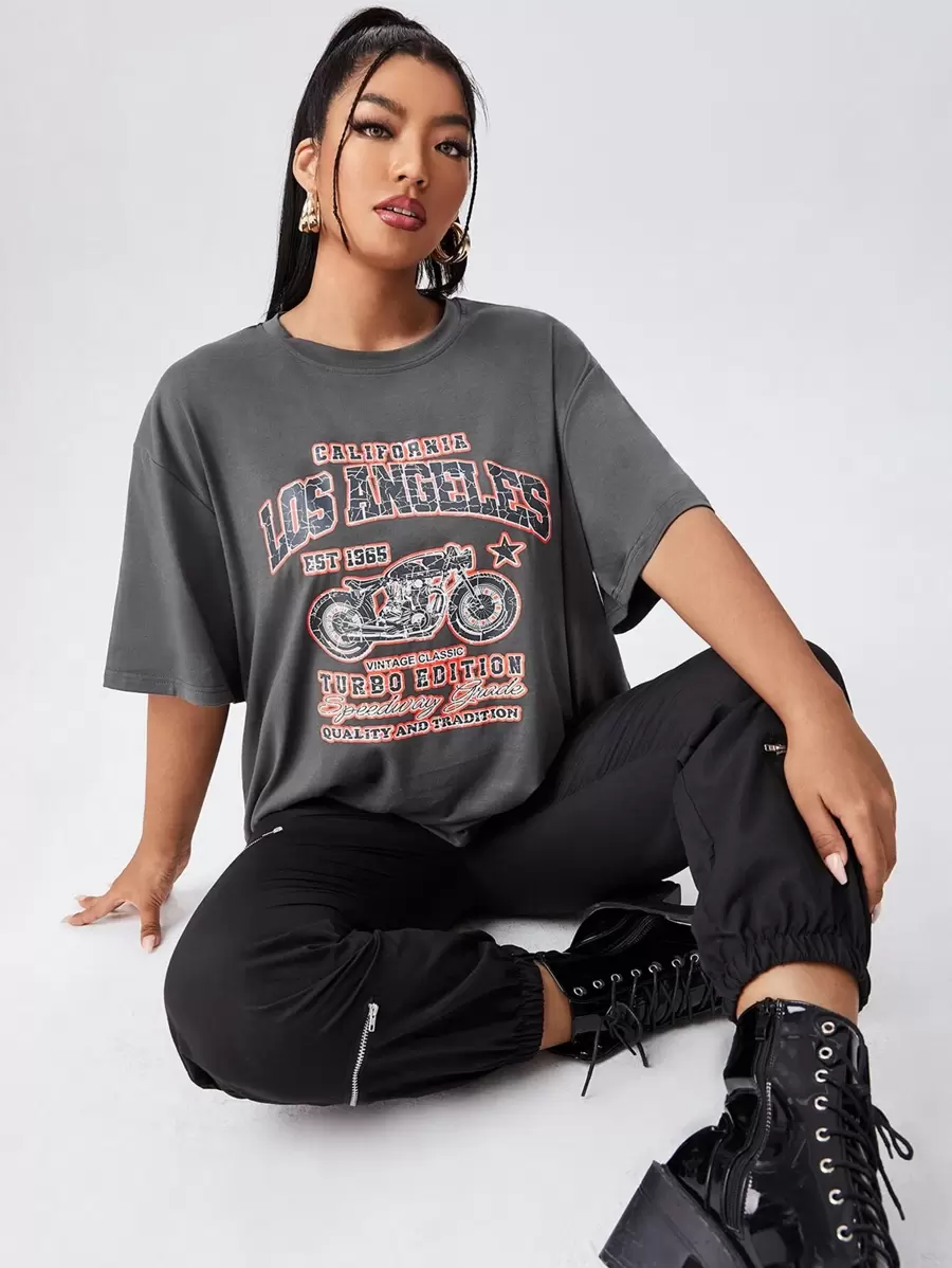 大碼摩托車和字母圖案落肩袖T恤 - 深灰色 - 查看 1