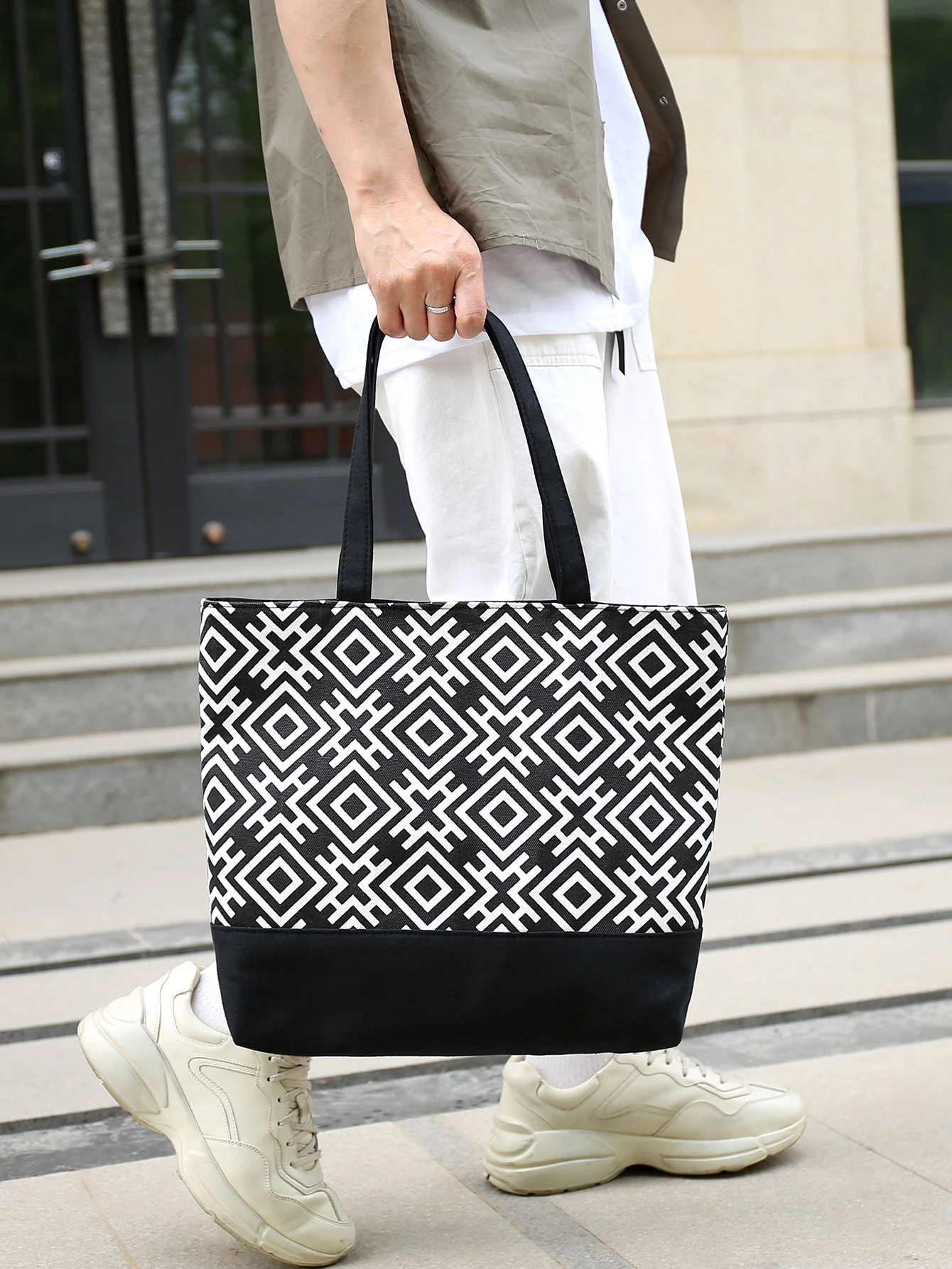 Geometric print tote bag Clearance