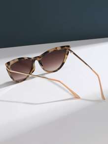 Retro Cat Eye Small Frame Fashion Glasses, Unisex Classic Plastic Eyewear For Outdoor Travel, Beach, Casual Outfits For Summer Beach Vacation, Outdoor, Travel - Rust Brown - View 4