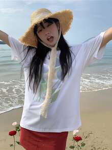 Kaos dengan Motif Huruf & Bunga dan Bahu Longgar - Putih - View 1