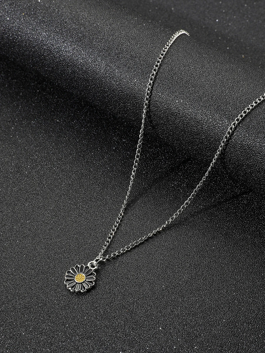 Fashionable And Popular Men Flower Charm Necklace Alloy For Jewelry Gift And For A Stylish Look Valentines - Silver - View 1