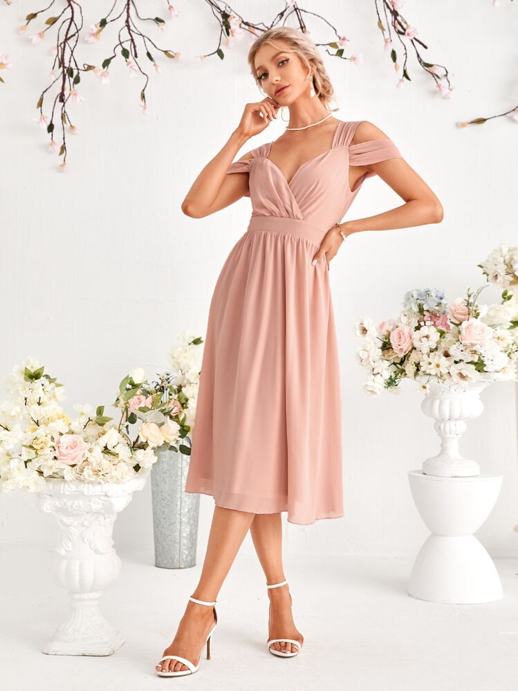 SHEIN Belle Vestido de dama de honor de hombros descubiertos de espalda V fruncido de gasa - Rosa - Añade 5