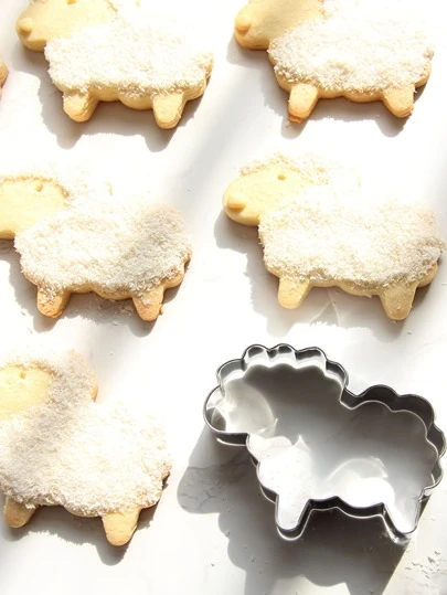 1pc Sheep Shaped Biscuit Mold, Stainless Steel Cookie Cutter For Baking Back To School