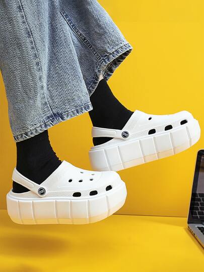 ホロアウトアウトデザイン ベントクロッグの画像