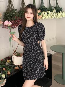 小碎花泡泡袖側邊鏤空洋裝 - 黑色 - 查看 3