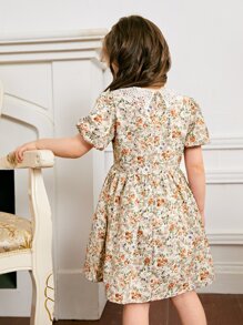 SHEIN Toddler Girls Floral Print Guipure Lace Statement Collar Puff Sleeve Dress