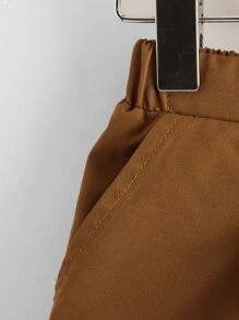 SHEIN 年輕男孩打褶細節捲邊短褲 - 棕色 - 查看 4