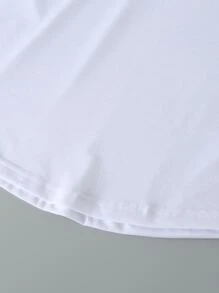 SHEIN LUNE Camiseta gráfica con mangas de murciélago, dobladillo curvo y estampado de figura y mariposa para mujer