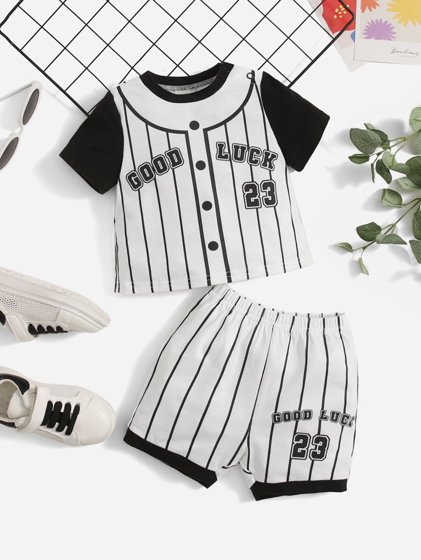 SHEIN 男嬰豎條紋和標語圖案T恤和短褲 - 白色 - 查看 1