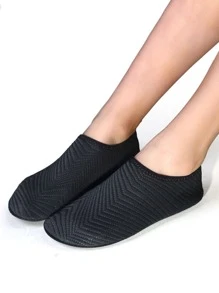 Calcetines de la aguamarina del modelo de Chevron, zapatos de agua deportivos con punta redonda