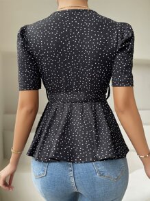 SHEIN LUNE 泡泡袖交疊領腰帶荷葉邊下擺T恤 - 黑色 - 查看 2