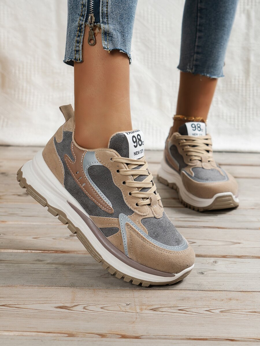 新款时尚卡其色低帮春秋高端运动鞋系带圆头轻便防滑耐用阿甘户外运动鞋女款