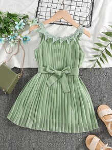 小女童蕾絲貼花繫腰帶洋裝